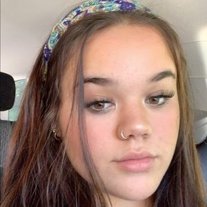 Meet your Posher, Alexis